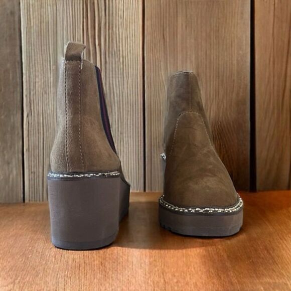 Cecelia New York Gemma Suede Boots in Brown - Picture 6 of 14